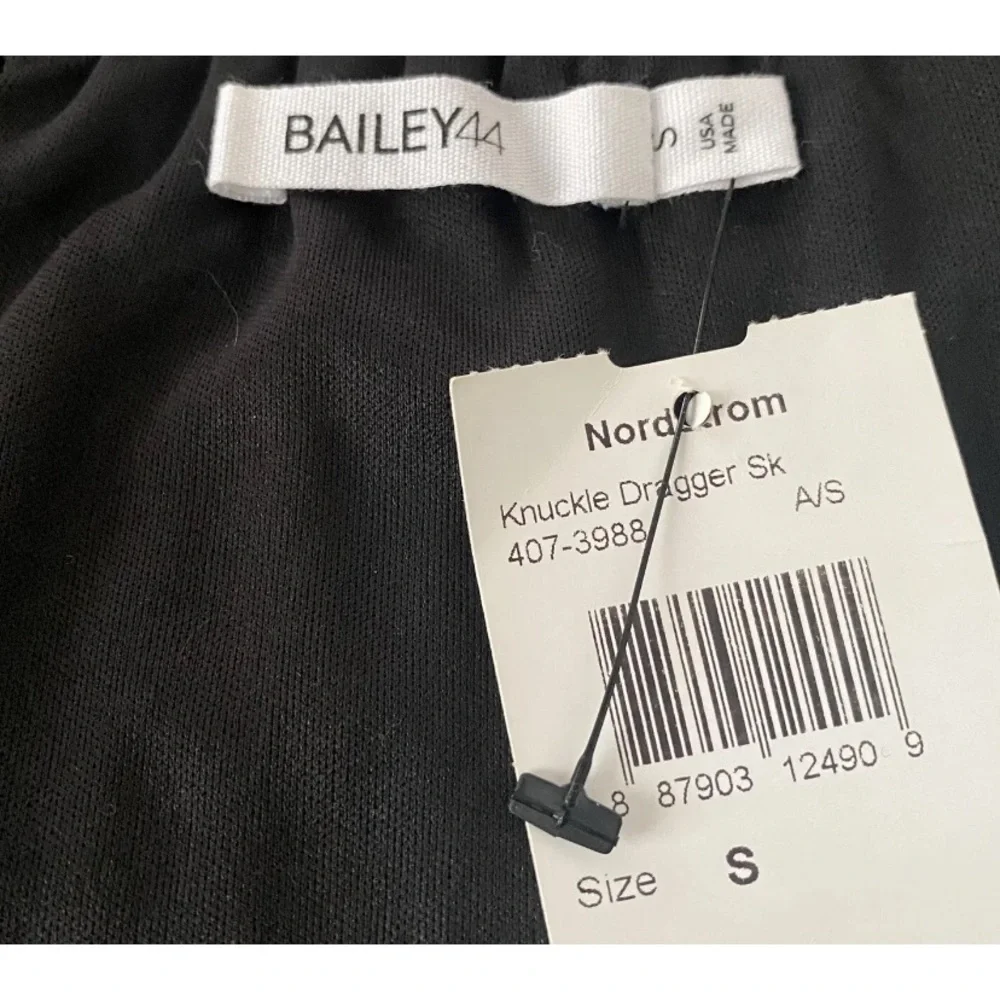 NWT Bailey 44 Black Gray Pleated Pull On Skirt Career Womens Size Small (849)‎